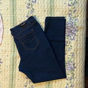 UWD Women’s straight leg jeans-sz 18.